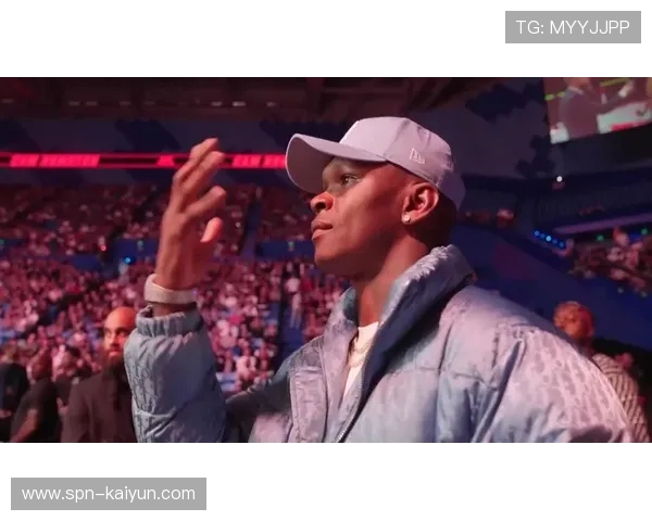 罗斯顿首秀TKO后致敬阿迪萨亚，重现经典台词引爆全场