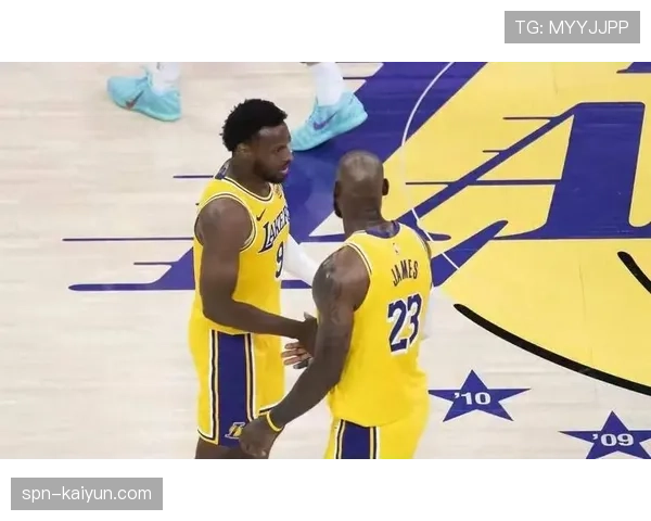 湖人主场107-98击败火箭，系列赛大比分1-0领先